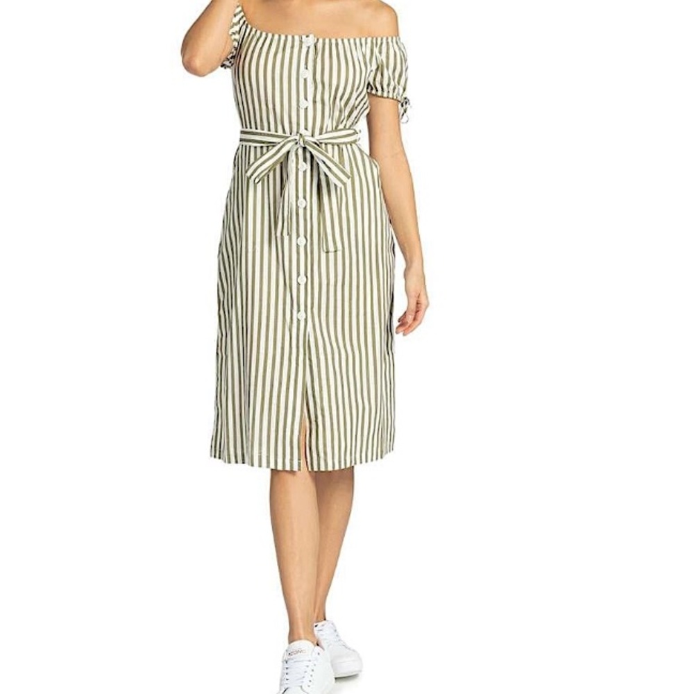 Beautiful dress with buttons